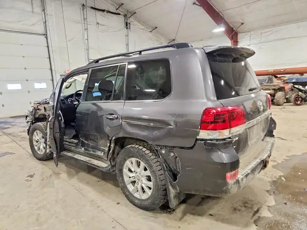 JTMCY7AJ5J4066205 2018 TOYOTA LAND CRUISER - Image 2