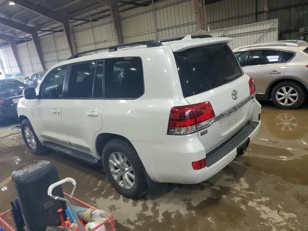 JTMCY7AJ5J4068164 2018 TOYOTA LAND CRUISER - Image 2