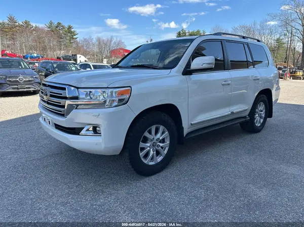 JTMCY7AJ7H4052946 2017 TOYOTA LAND CRUISER - Image 2