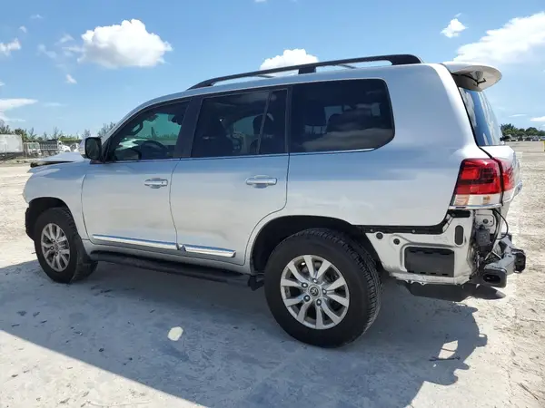 JTMCY7AJ8J4063914 2018 TOYOTA LAND CRUISER - Image 2
