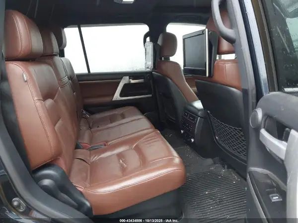 JTMCY7AJ8J4071706 2018 TOYOTA LAND CRUISER - Image 8
