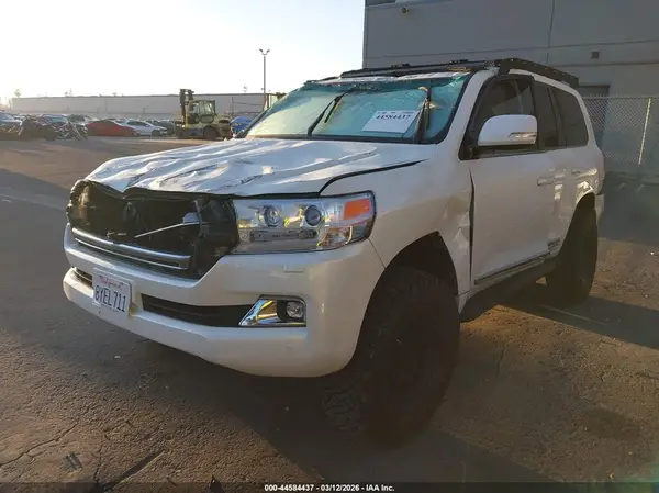 JTMCY7AJ9G4045852 2016 TOYOTA LAND CRUISER - Image 2