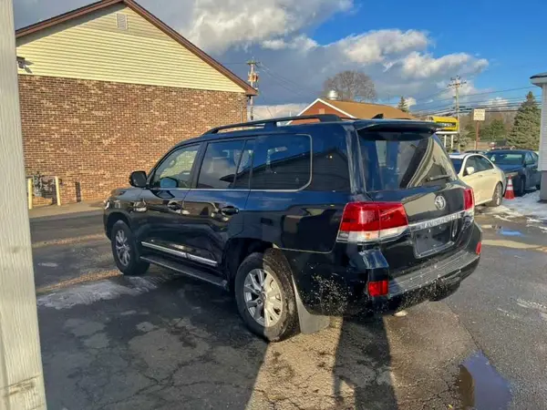 JTMCY7AJ9H4060112 2017 TOYOTA LAND CRUISER - Image 2