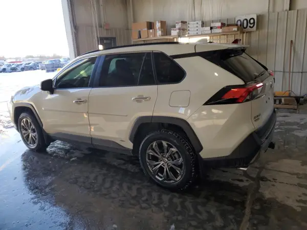 JTMD6RFV0ND066121 2022 TOYOTA RAV 4 - Image 2