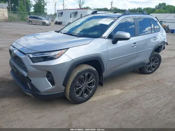 JTMD6RFV6RD128627 2024 TOYOTA RAV 4 - Image 2