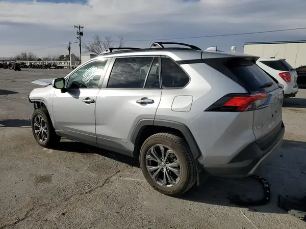 JTMD6RFV7ND060817 2022 TOYOTA RAV 4 - Image 2
