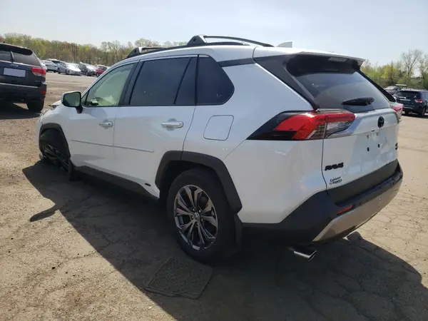 JTMD6RFV7RJ046178 2024 TOYOTA RAV 4 - Image 2