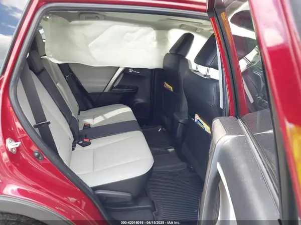 JTMDFREV0JD240717 2018 TOYOTA RAV 4 - Image 8