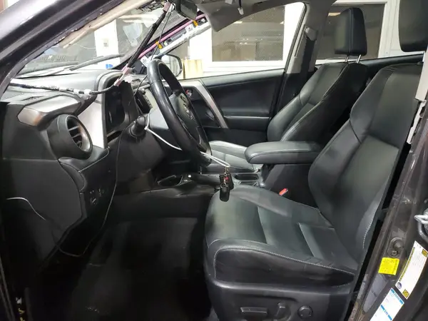 2018 TOYOTA RAV 4 auction photo 7