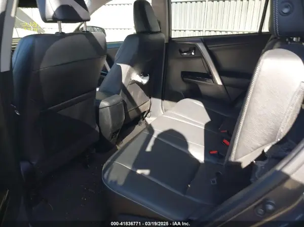 JTMDFREV0JJ198180 2018 TOYOTA RAV 4 - Image 8