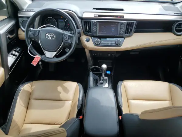 JTMDFREV0JJ746131 2018 TOYOTA RAV 4 - Image 8