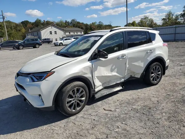 JTMDFREV3JJ248960 2018 TOYOTA RAV 4 - Image 1