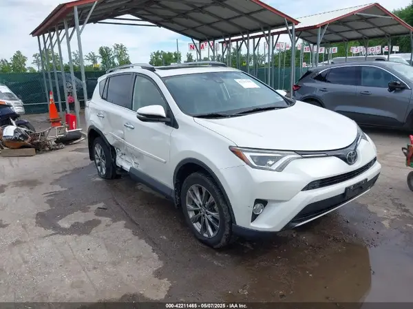 JTMDFREV3JJ260980 2018 TOYOTA RAV 4 - Image 1