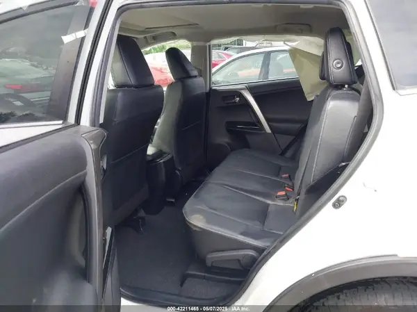JTMDFREV3JJ260980 2018 TOYOTA RAV 4 - Image 8