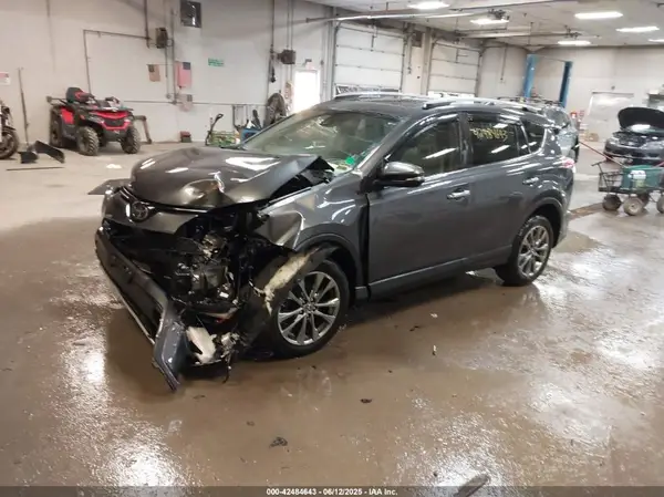 JTMDFREV3JJ734894 2018 TOYOTA RAV 4 - Image 2