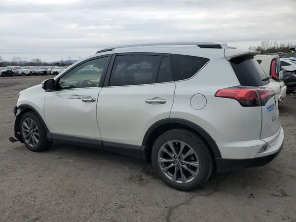 JTMDFREV5JJ227026 2018 TOYOTA RAV 4 - Image 2