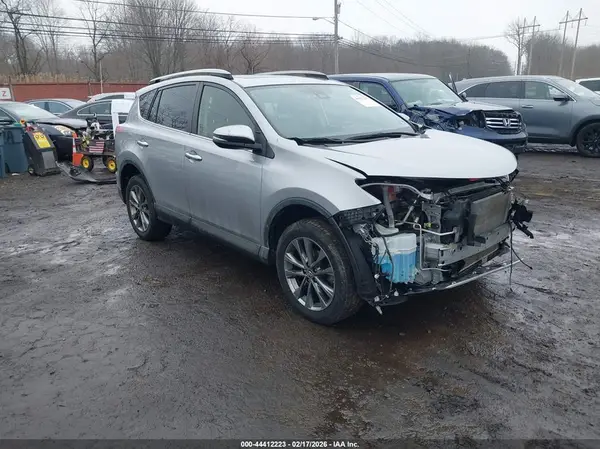 JTMDFREV5JJ228032 2018 TOYOTA RAV 4 - Image 1
