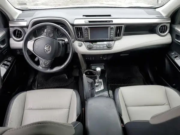 JTMDFREV5JJ233862 2018 TOYOTA RAV 4 - Image 8