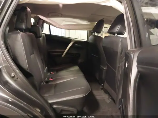 JTMDFREV6JJ189726 2018 TOYOTA RAV 4 - Image 8