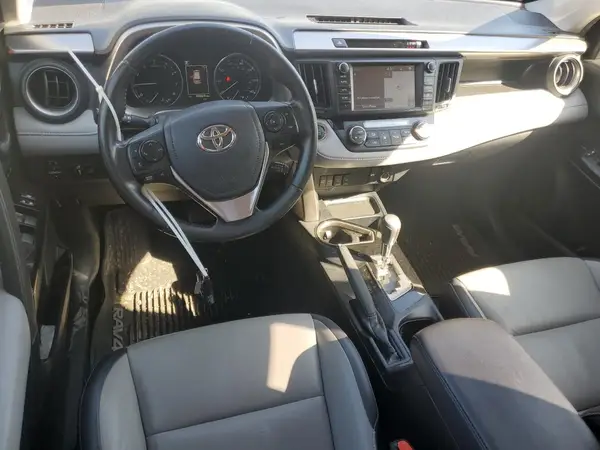 2018 TOYOTA RAV 4 auction photo 8
