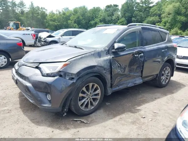 JTMDFREV7JJ195275 2018 TOYOTA RAV 4 - Image 2
