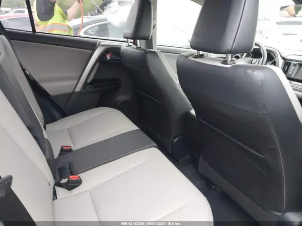 JTMDFREV8JD226306 2018 TOYOTA RAV 4 - Image 8