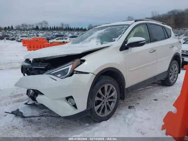 JTMDFREV8JJ256309 2018 TOYOTA RAV 4 - Image 2