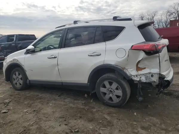 JTMDFREV8JJ738097 2018 TOYOTA RAV 4 - Image 2