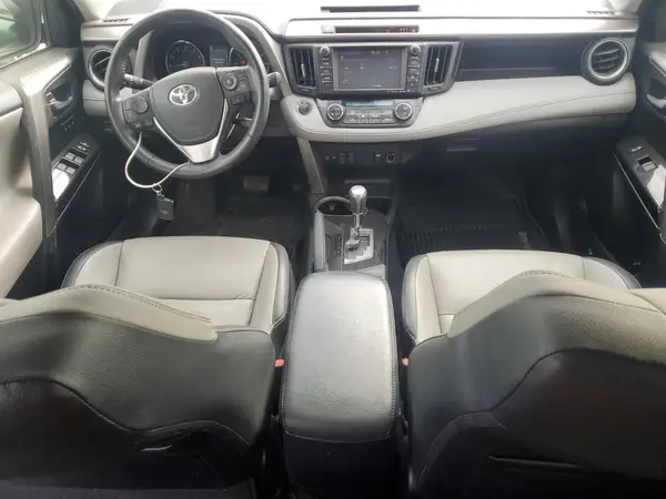 JTMDFREV8JJ738097 2018 TOYOTA RAV 4 - Image 8