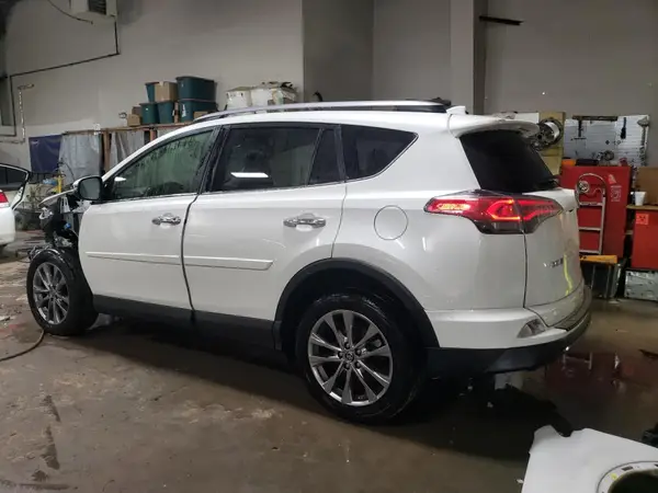 JTMDFREV9HJ703448 2017 TOYOTA RAV 4 - Image 2