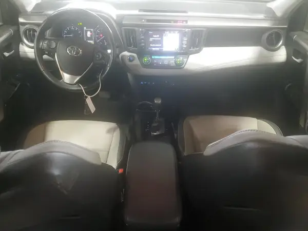 JTMDFREV9JD237444 2018 TOYOTA RAV 4 - Image 8