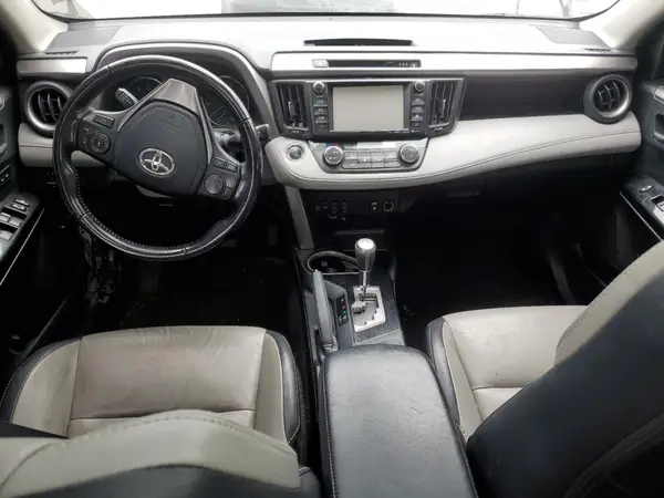 JTMDFREV9JJ243486 2018 TOYOTA RAV 4 - Image 8