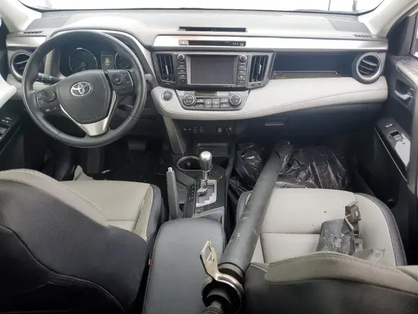 JTMDFREV9JJ254701 2018 TOYOTA RAV 4 - Image 8