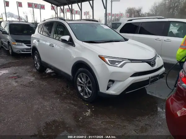 JTMDFREVXHJ700591 2017 TOYOTA RAV 4 - Image 1