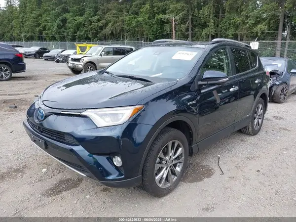 JTMDJREV0HD119663 2017 TOYOTA RAV 4 - Image 2