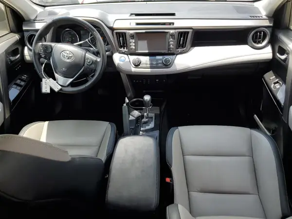 JTMDJREV0HD134924 2017 TOYOTA RAV 4 - Image 8