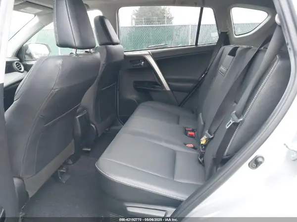 JTMDJREV0HD140223 2017 TOYOTA RAV 4 - Image 8