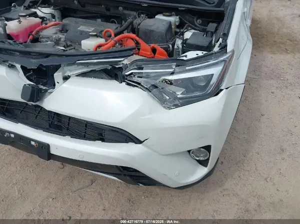 2016 TOYOTA RAV 4 auction photo 6