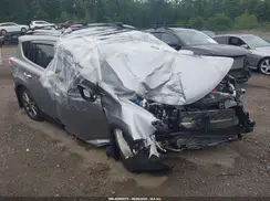 JTMDJREV1HD106744 2017 TOYOTA RAV 4