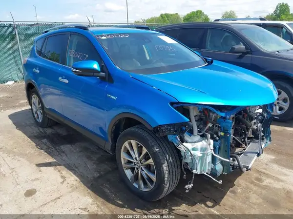 JTMDJREV1HD118313 2017 TOYOTA RAV 4 - Image 1