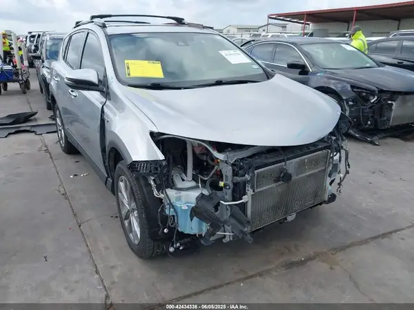 JTMDJREV1JD216084 2018 TOYOTA RAV 4 - Image 1