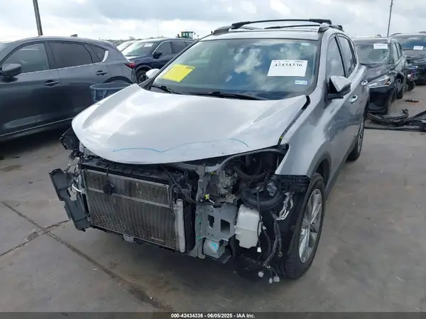 JTMDJREV1JD216084 2018 TOYOTA RAV 4 - Image 2
