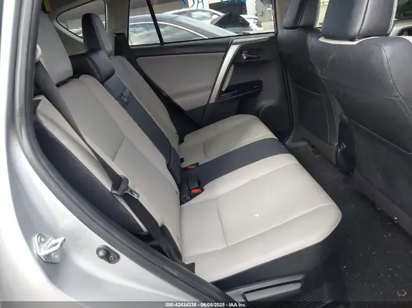 JTMDJREV1JD216084 2018 TOYOTA RAV 4 - Image 8