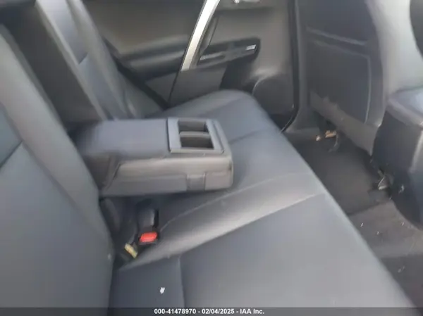 JTMDJREV1JD226369 2018 TOYOTA RAV 4 - Image 8