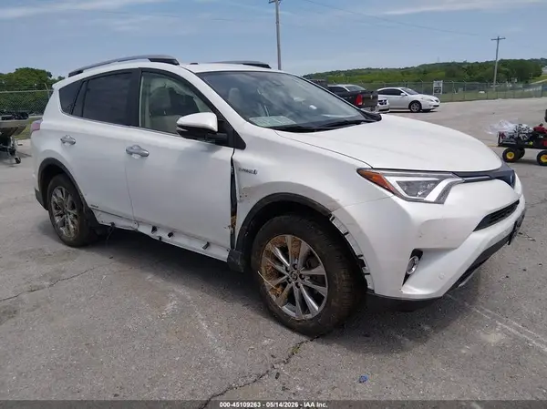 JTMDJREV2HD076282 2017 TOYOTA RAV 4 - Image 1