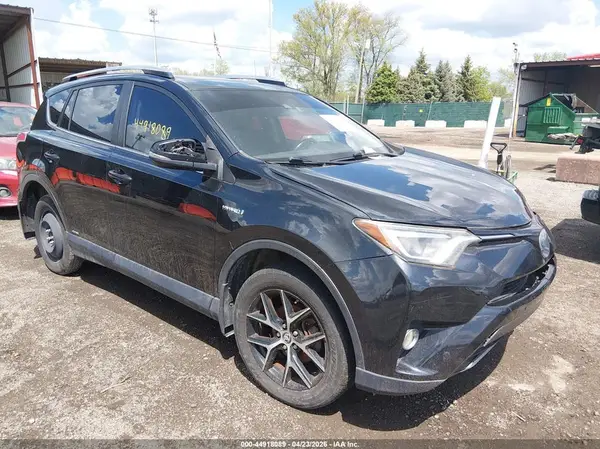 JTMDJREV2HD132088 2017 TOYOTA RAV 4 - Image 1