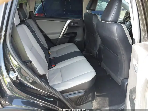 JTMDJREV2HD150834 2017 TOYOTA RAV 4 - Image 8