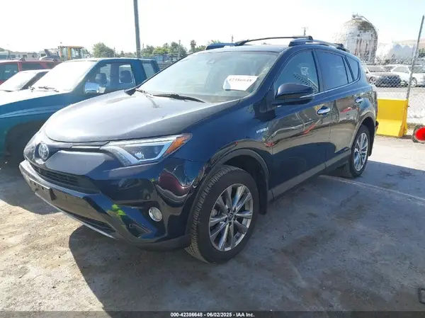 JTMDJREV2JD167395 2018 TOYOTA RAV 4 - Image 2