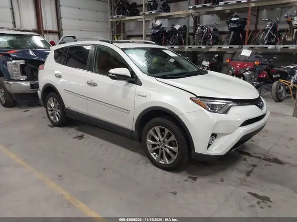 JTMDJREV2JD170846 2018 TOYOTA RAV 4 - Image 1