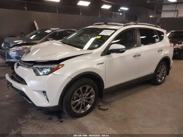 JTMDJREV2JD183306 2018 TOYOTA RAV 4 - Image 2